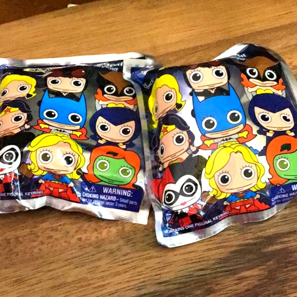 NIP Set 2 Women of DC Universe Blind Bag Keychains